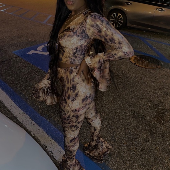 Two piece set - Picture 5 of 5